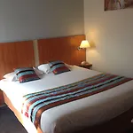 Kyriad Paris Sud Courtaboeuf 3*
