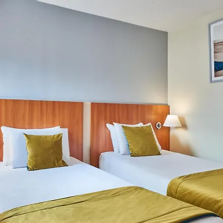 Kyriad Paris Sud Courtaboeuf Hotel 3*