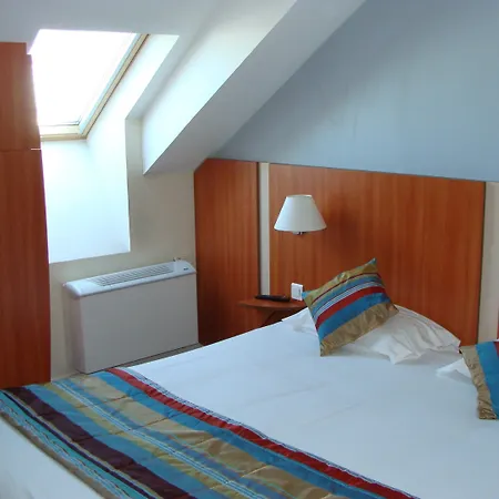 Kyriad Paris Sud Courtaboeuf לס אוליס