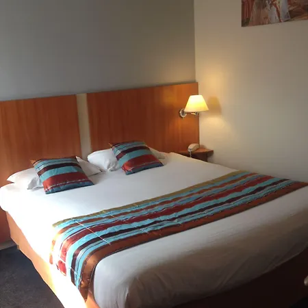 Kyriad Paris Sud Courtaboeuf 3*