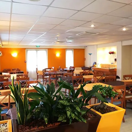 Kyriad Paris Sud Courtaboeuf 3*