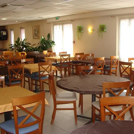 Kyriad Paris Sud Courtaboeuf מלון לס אוליס