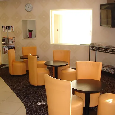 מלון Kyriad Paris Sud Courtaboeuf לס אוליס