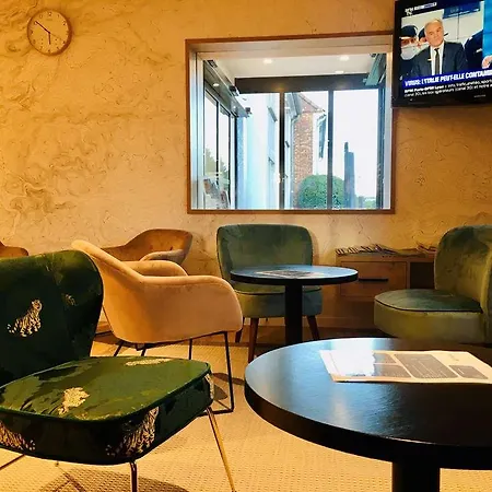 Kyriad Paris Sud Courtaboeuf Hotel 3*