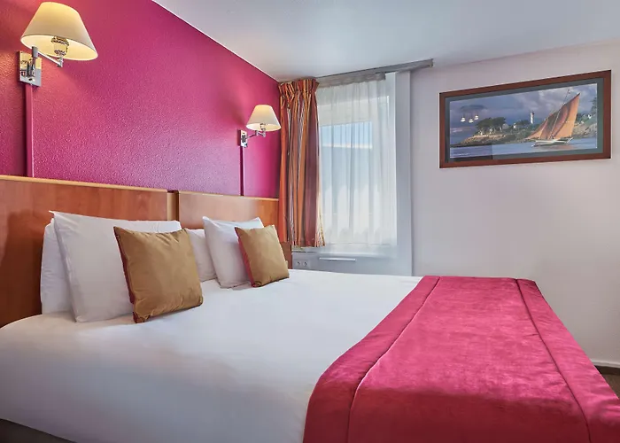 Kyriad Paris Sud Courtaboeuf Отель 3*