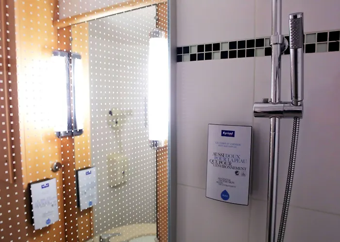 Отель Kyriad Paris Sud Courtaboeuf 3*