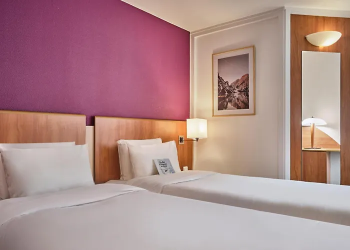 Kyriad Paris Sud Courtaboeuf Отель