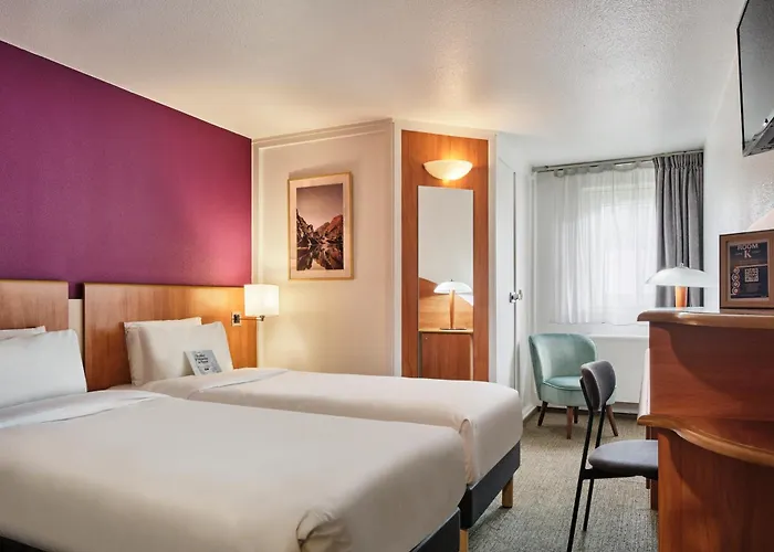 Отель Kyriad Paris Sud Courtaboeuf