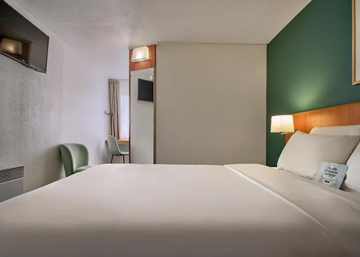 Kyriad Paris Sud Courtaboeuf Отель