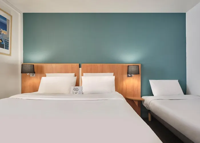 Отель Kyriad Paris Sud Courtaboeuf