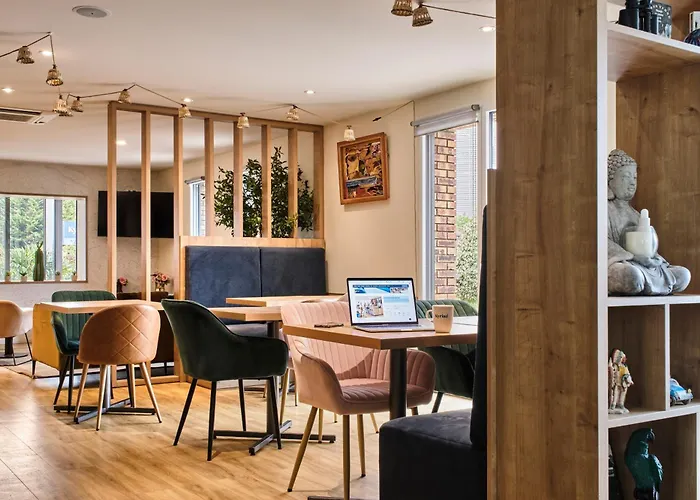 Kyriad Paris Sud Courtaboeuf Лез-Юлис