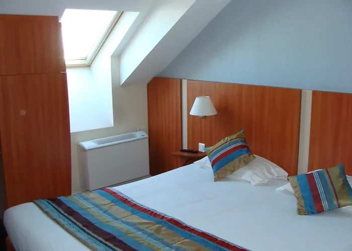Kyriad Paris Sud Courtaboeuf Лез-Юлис
