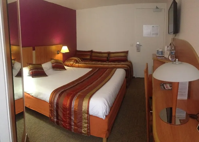 Отель Kyriad Paris Sud Courtaboeuf 3*