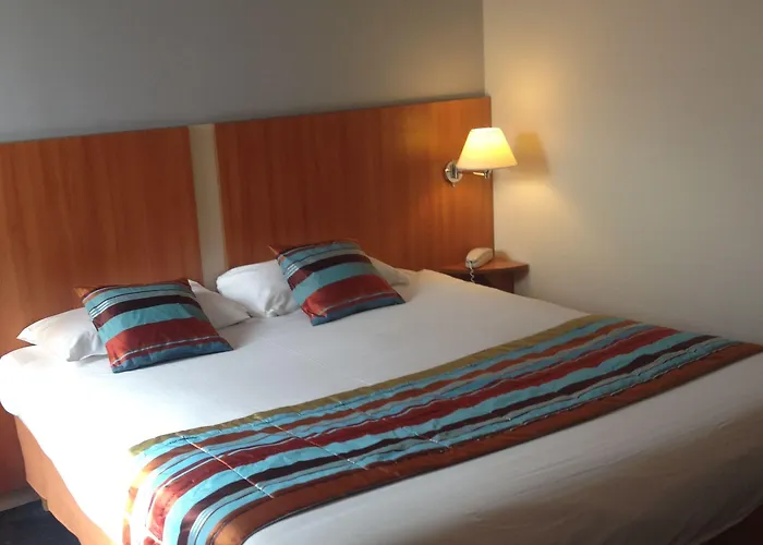 Kyriad Paris Sud Courtaboeuf 3*