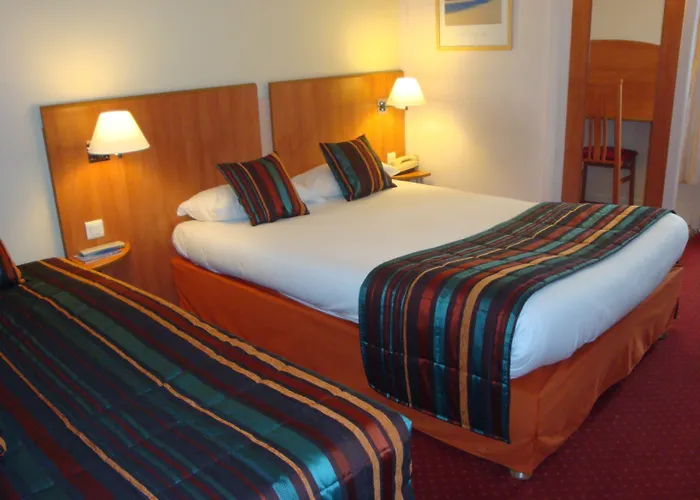 Kyriad Paris Sud Courtaboeuf Отель