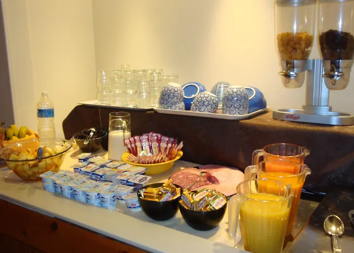Kyriad Paris Sud Courtaboeuf 3* Лез-Юлис