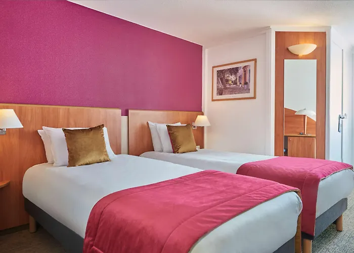 Kyriad Paris Sud Courtaboeuf Лез-Юлис