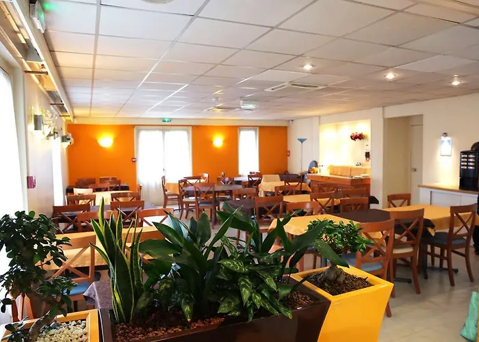 Kyriad Paris Sud Courtaboeuf 3*