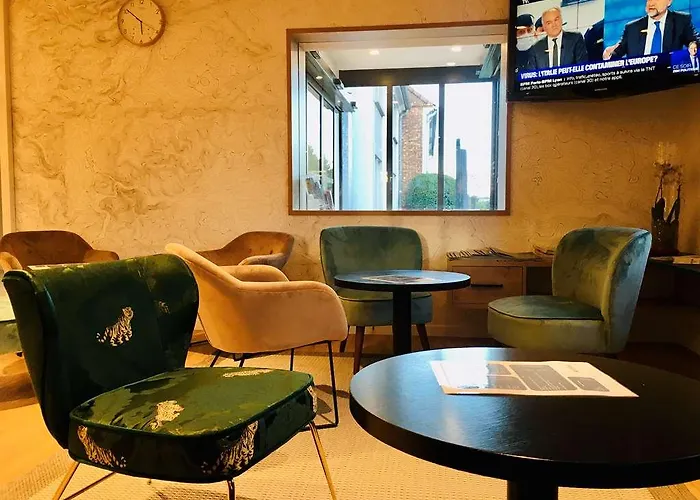 Kyriad Paris Sud Courtaboeuf Отель 3*